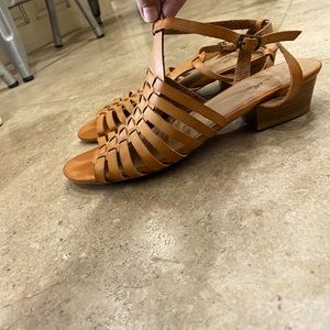 Strand camel leather sandal